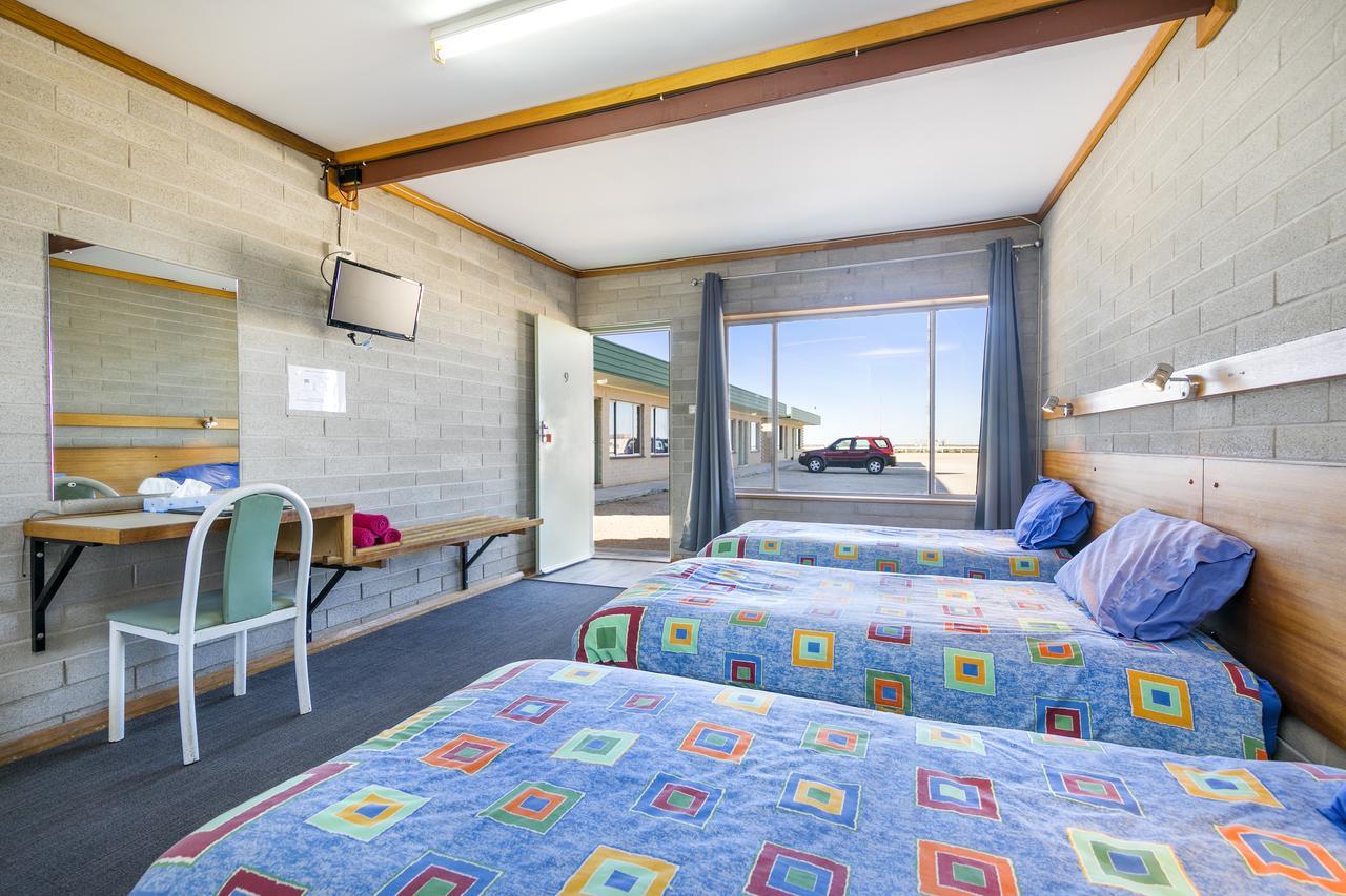 Nullarbor Roadhouse Hotel Екстериор снимка