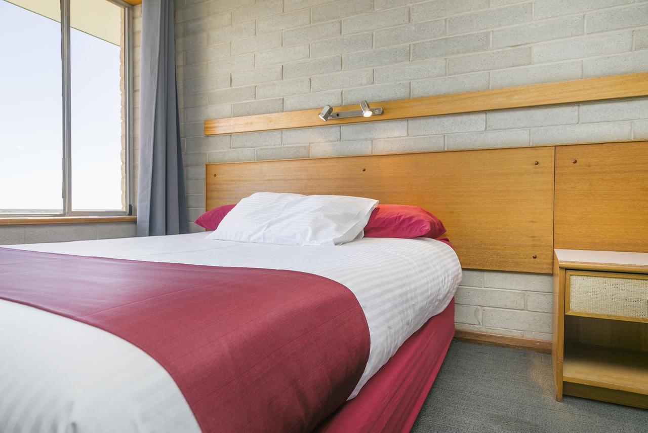 Nullarbor Roadhouse Hotel Екстериор снимка