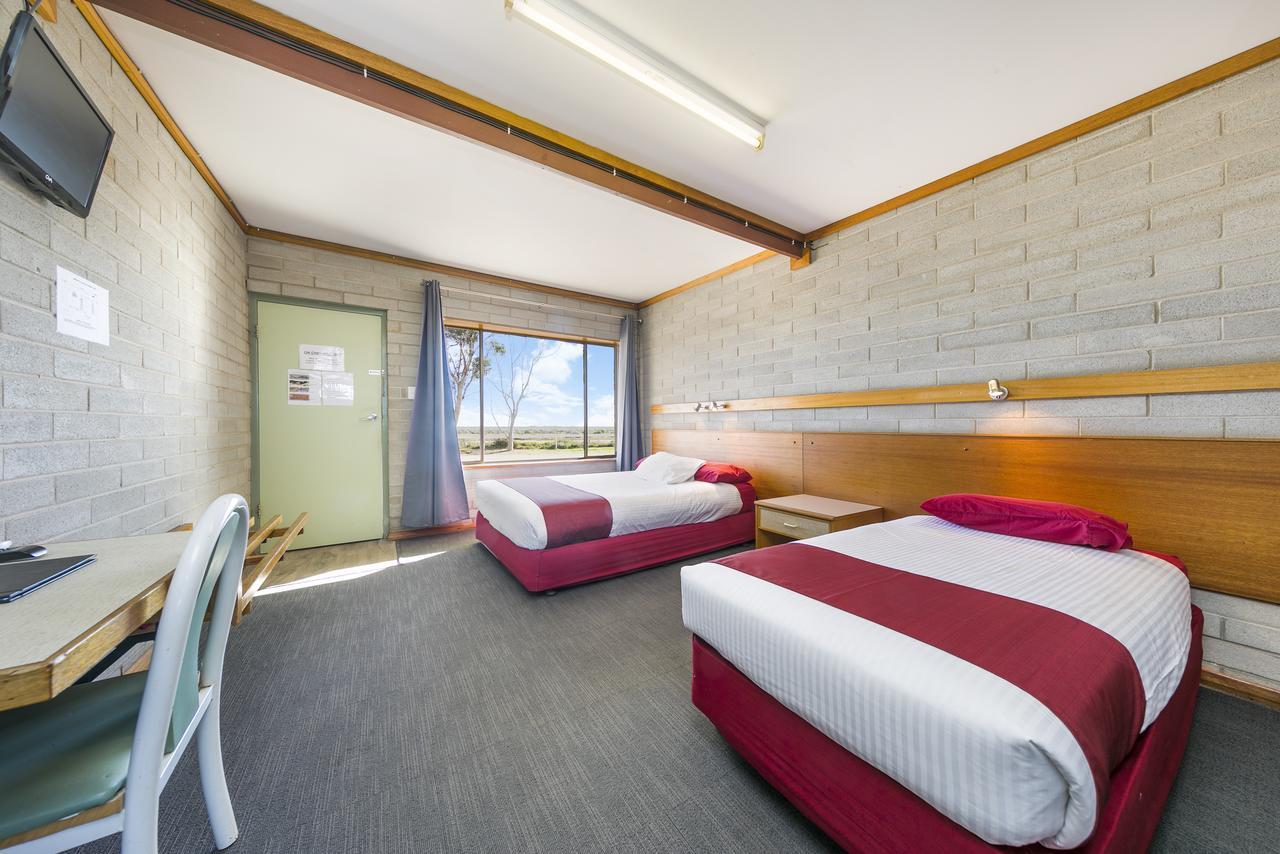 Nullarbor Roadhouse Hotel Екстериор снимка