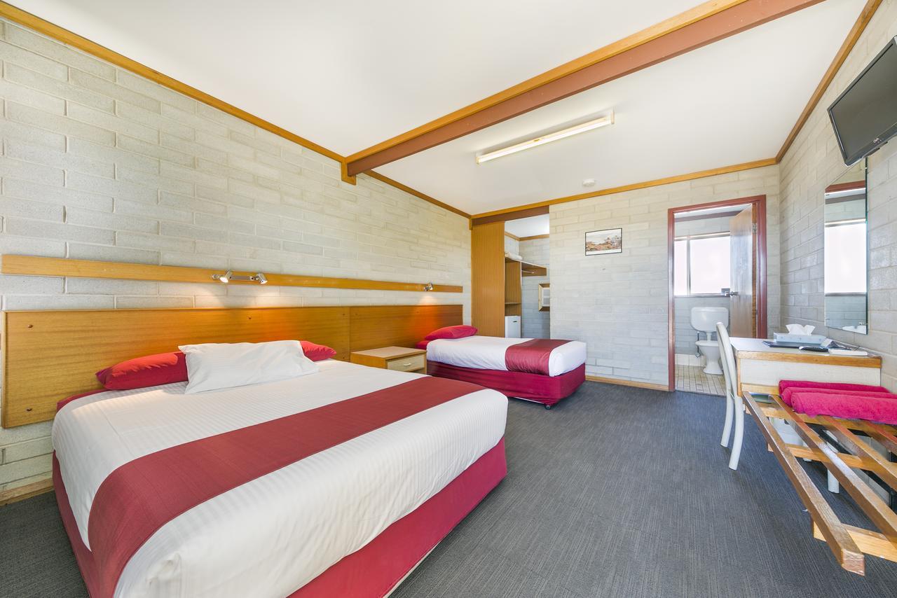 Nullarbor Roadhouse Hotel Екстериор снимка